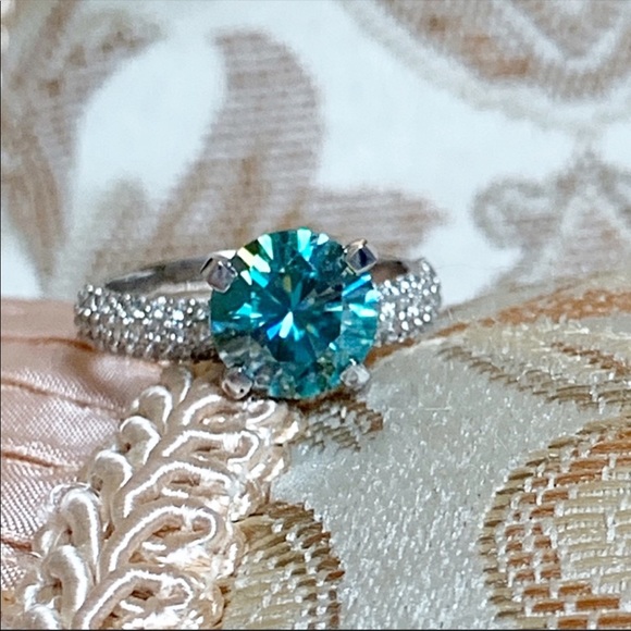 3.0 Carat VVS1 Vivid Blue Moissanite Ring - Picture 2 of 8